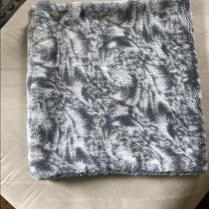 Soft furry neck warmer